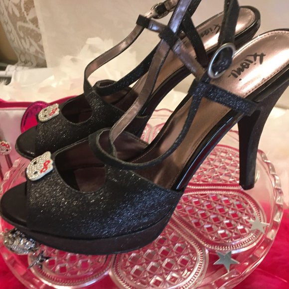 GORGEOUS black glitter heels and matching earings with hello kitty crystals! - Picture 12 of 15